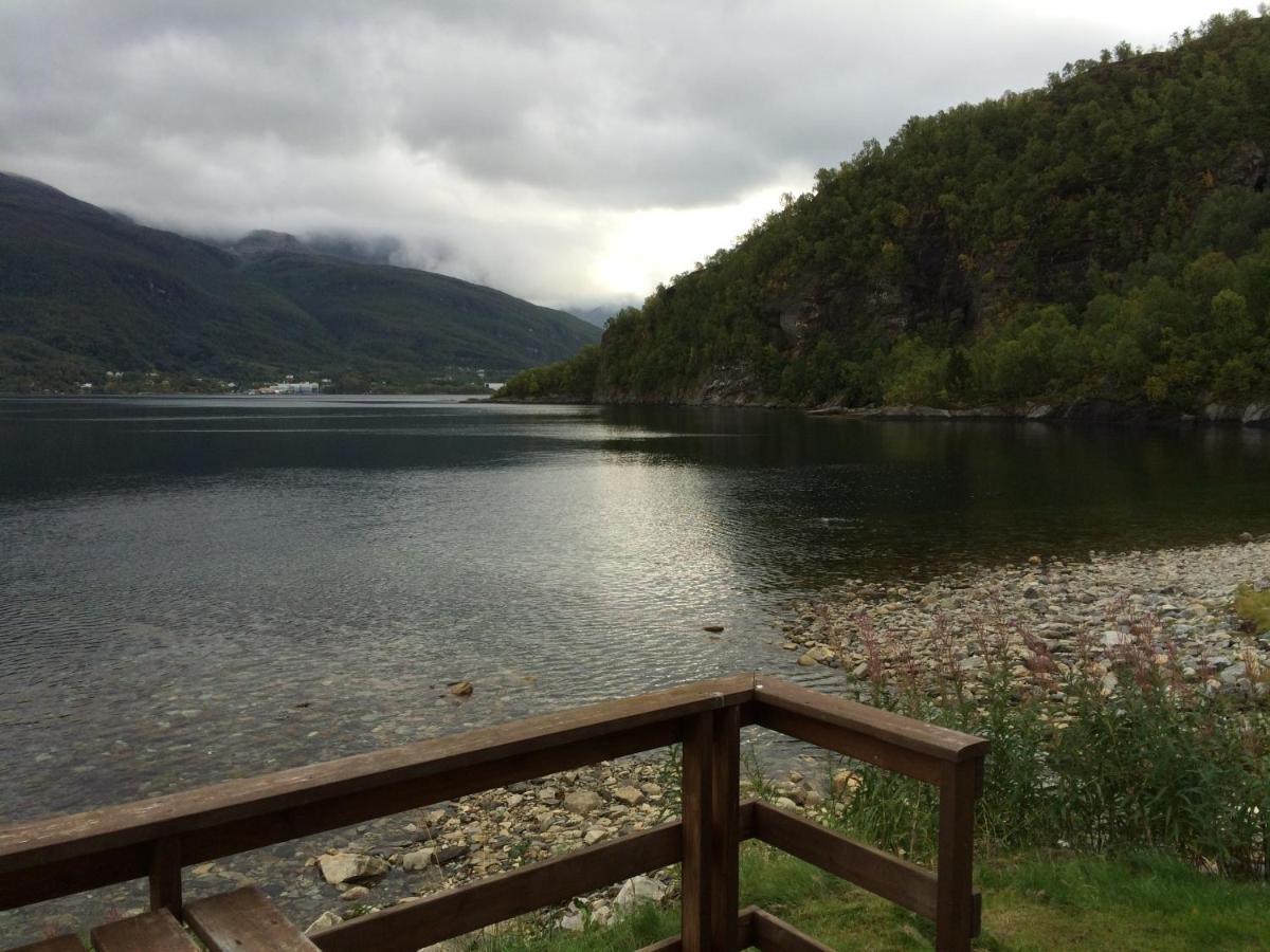 Elvegård Fjordcamp Hotell Grov Exteriör bild